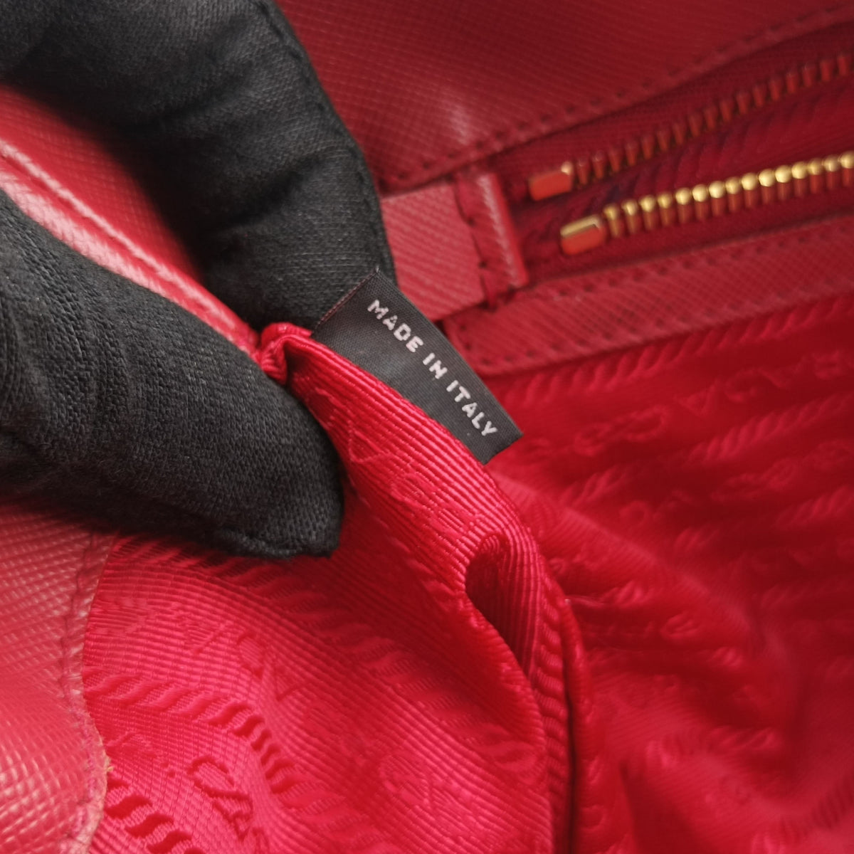 Pre-owned Prada Galleria Red SAFFIANO Leather BN1874 handbag | stylenewstar