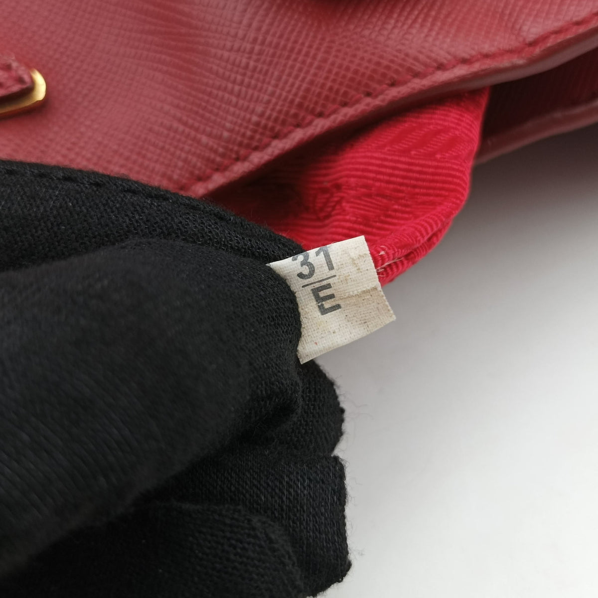 Pre-owned Prada Galleria Red SAFFIANO Leather BN1874 handbag | stylenewstar