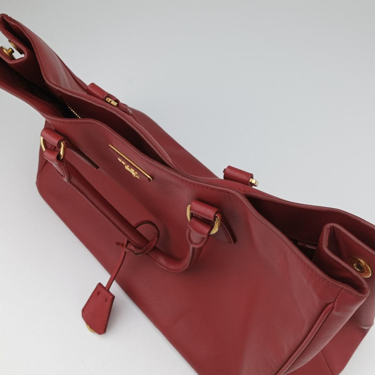 Pre-owned Prada Galleria Red SAFFIANO Leather BN1874 handbag | stylenewstar
