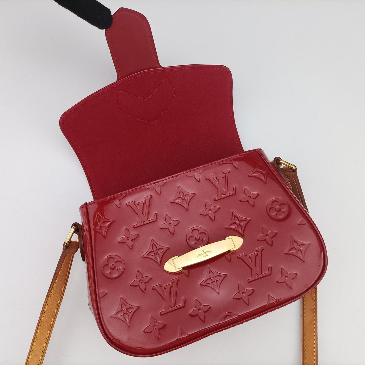 Vintage Louis Vuitton Bellflower PM Pomme d'Amour Vernis M91728 shoulderbag | stylenewstar