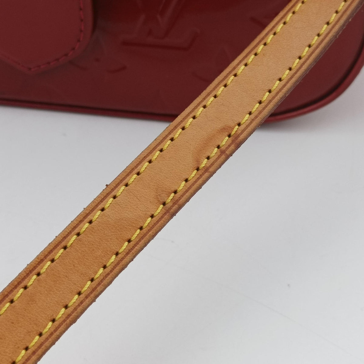 Vintage Louis Vuitton Bellflower PM Pomme d'Amour Vernis M91728 shoulderbag | stylenewstar
