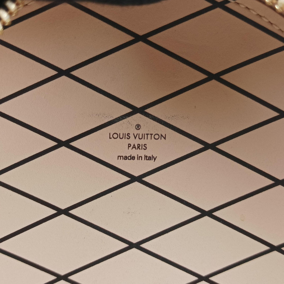 Pre-owned Louis Vuitton Mini Boite Chapeau Souple Noir Vernis M90469 shoulderbag | stylenewstar