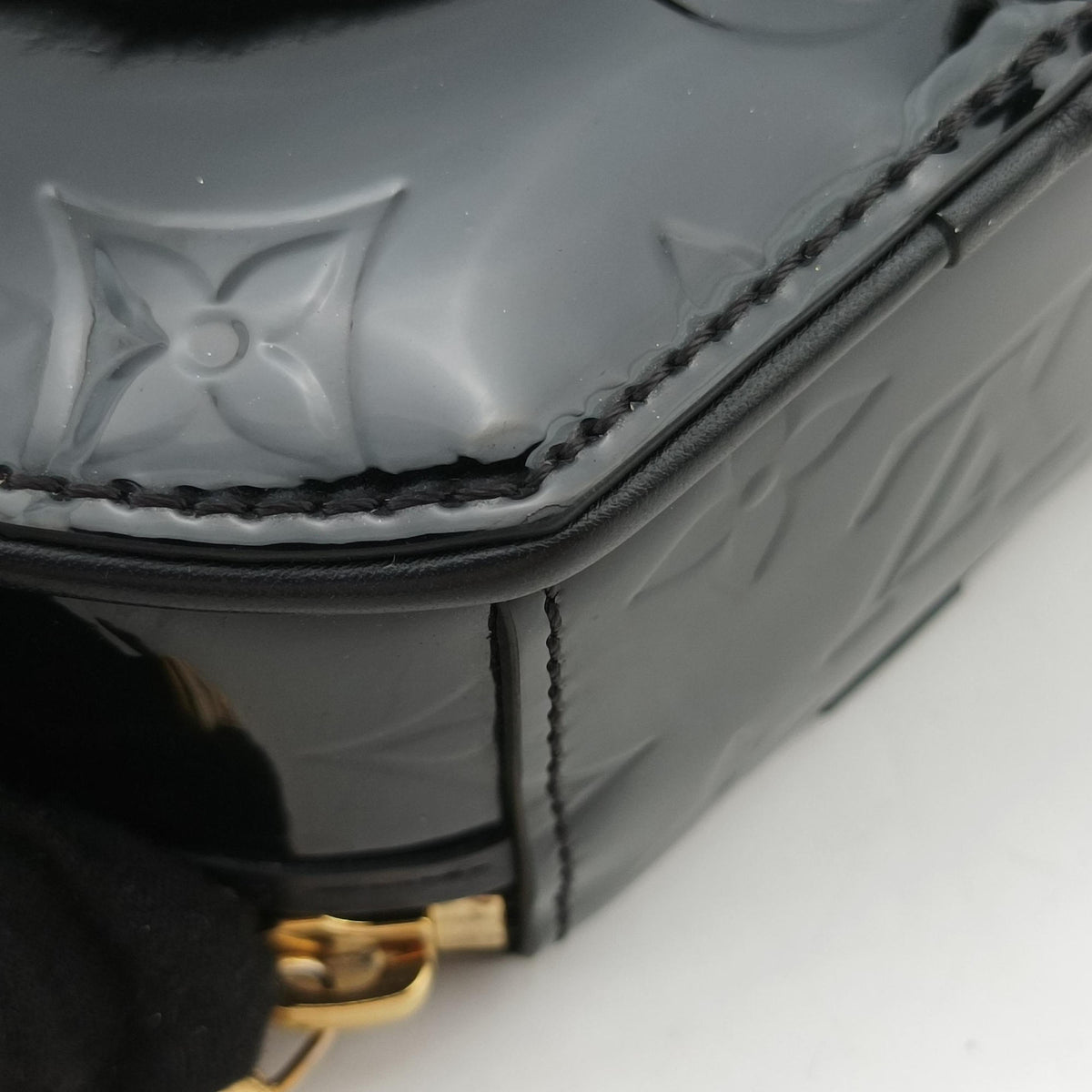 Pre-owned Louis Vuitton Mini Boite Chapeau Souple Noir Vernis M90469 shoulderbag | stylenewstar