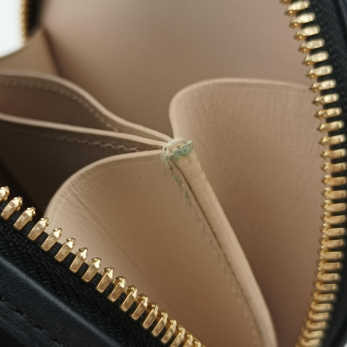 Pre-owned Louis Vuitton Mini Boite Chapeau Souple Noir Vernis M90469 shoulderbag | stylenewstar