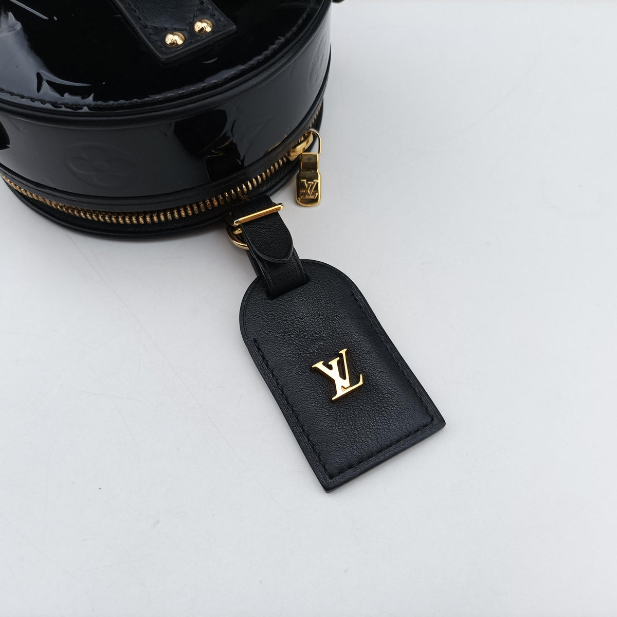 Pre-owned Louis Vuitton Mini Boite Chapeau Souple Noir Vernis M90469 shoulderbag | stylenewstar
