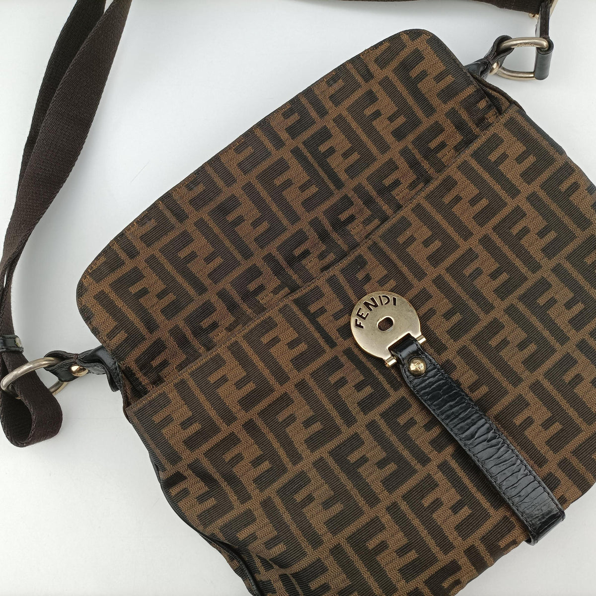 Pre-owned Fendi Zucca Brown canvas 8BT142 shoulderbag | stylenewstar