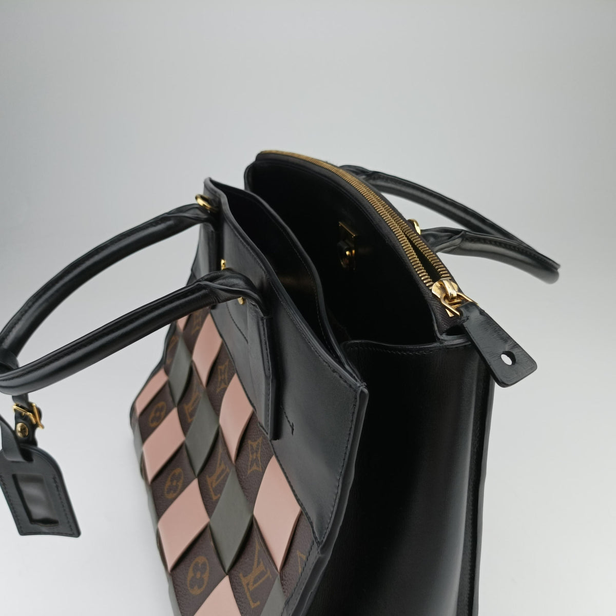 Pre-owned Louis Vuitton City Steamer Pink x Black Leather M57222 handbag | stylenewstar