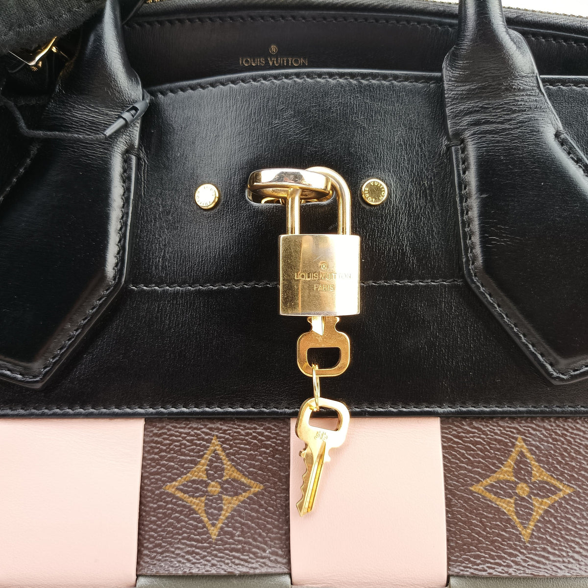 Pre-owned Louis Vuitton City Steamer Pink x Black Leather M57222 handbag | stylenewstar