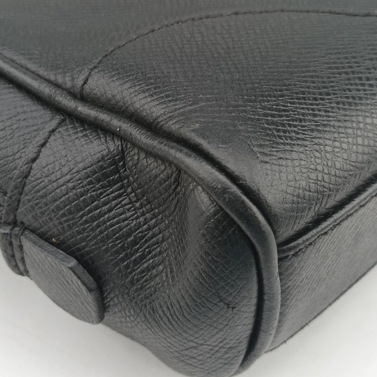 Pre-owned Louis Vuitton IGOR Ardoise Taiga M31172 handbag | stylenewstar