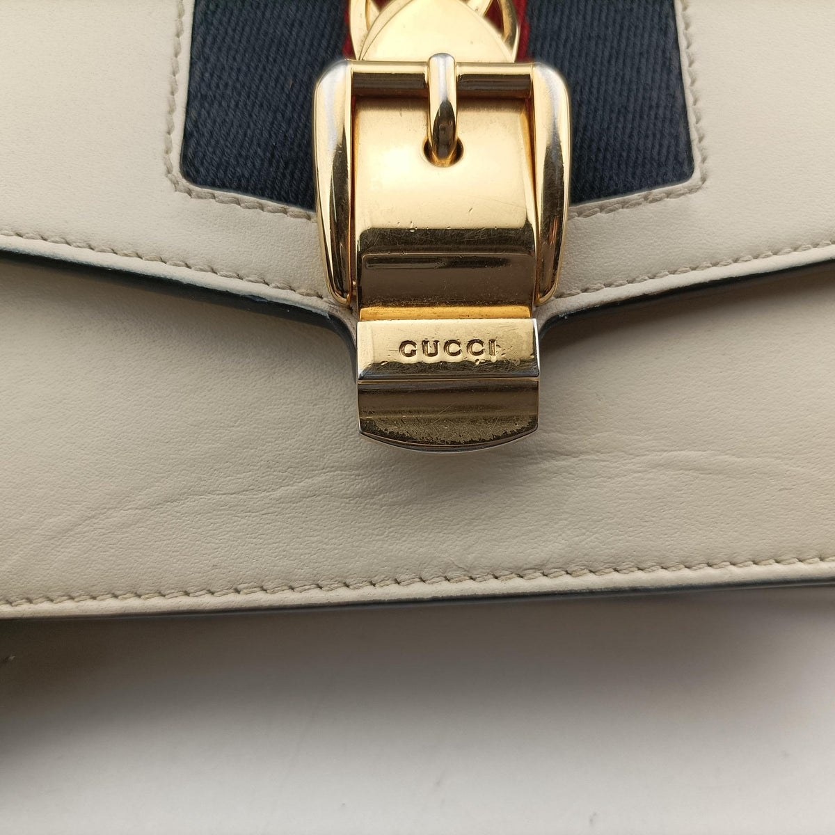 Secondhand Gucci Sylvie White Leather 494646 shoulderbag | stylenewstar