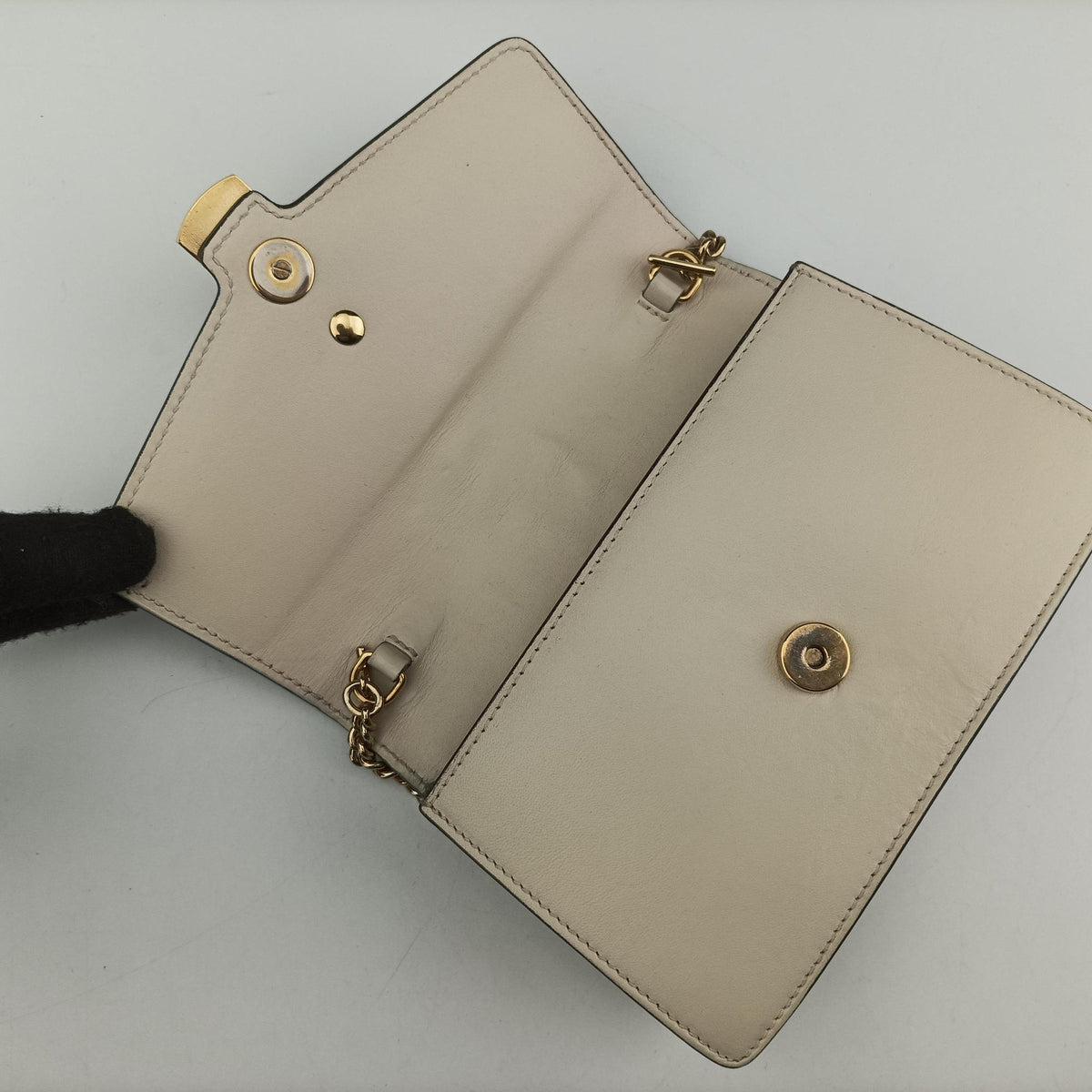 Secondhand Gucci Sylvie White Leather 494646 shoulderbag | stylenewstar