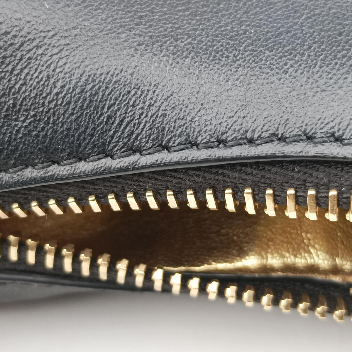 Pre-owned Fendi Nano Fendigraphy Black Leather 7AS089 handbag | stylenewstar