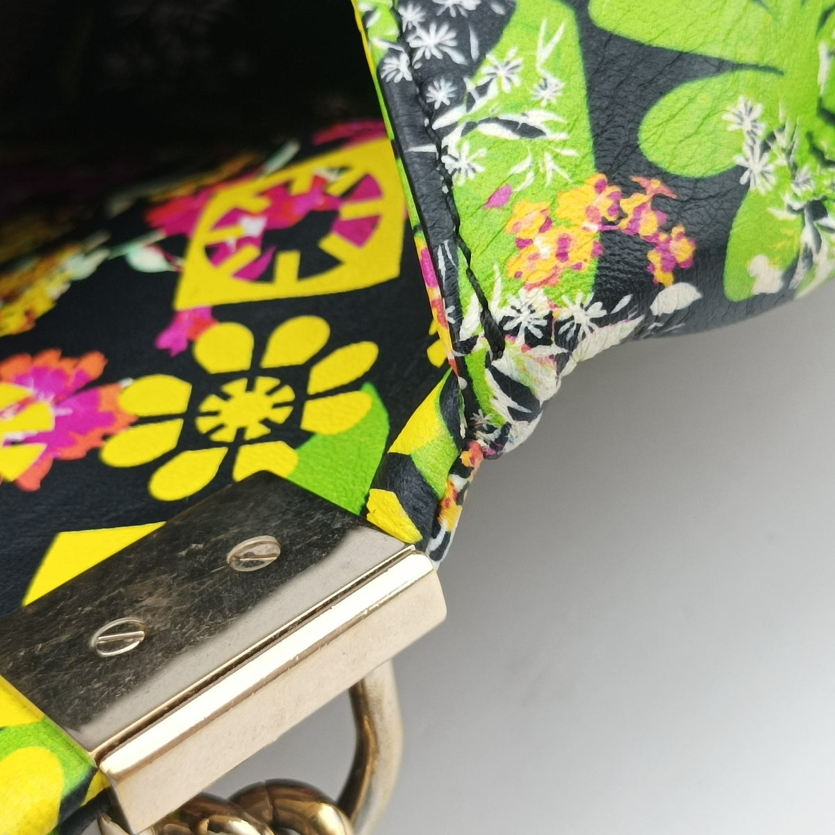 Pre-owned VERSACE MEDUSA Multicolour Leather  shoulderbag | stylenewstar