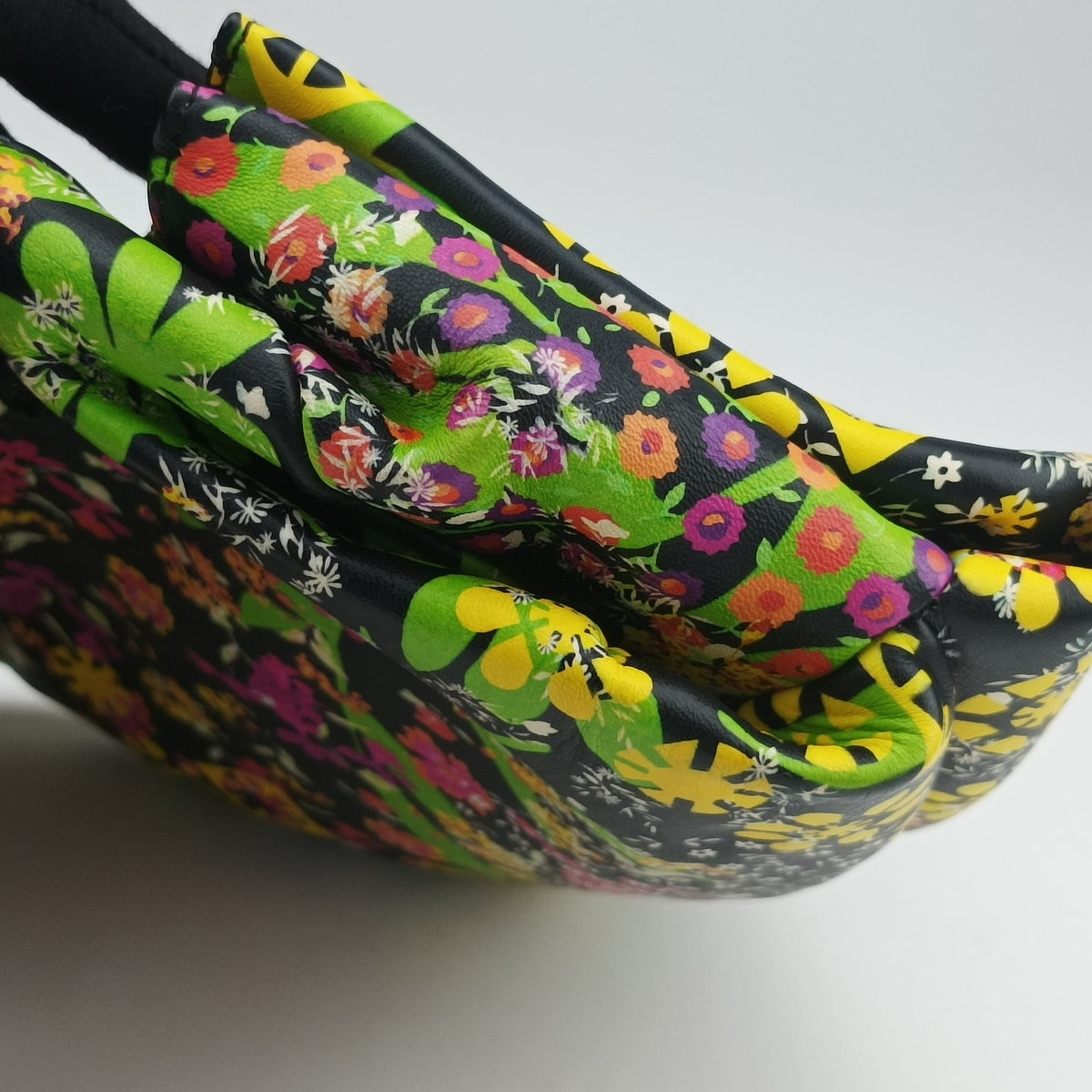 Pre-owned VERSACE MEDUSA Multicolour Leather  shoulderbag | stylenewstar