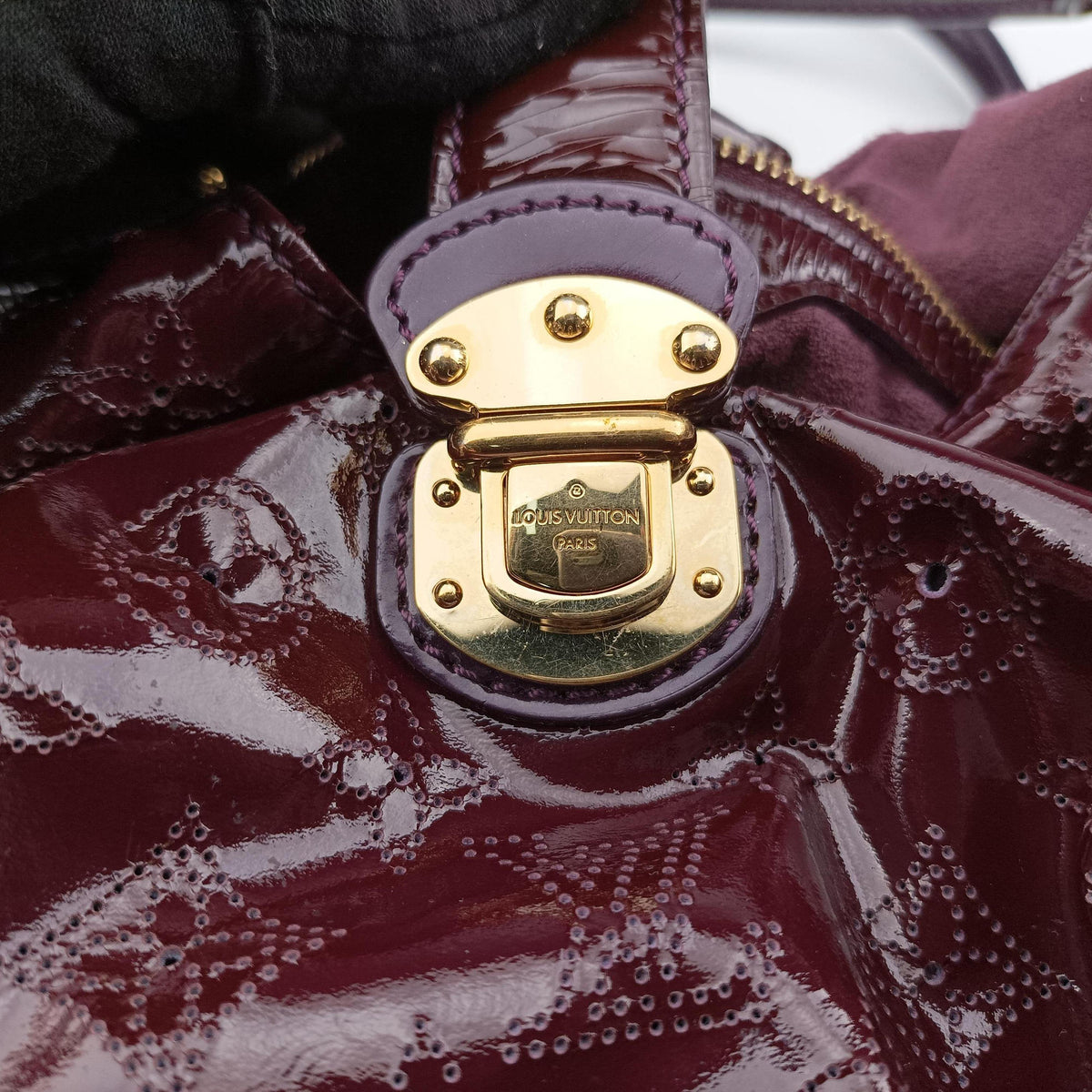 Vintage Louis Vuitton Mahina Surya XL Violet Vernis M95798 handbag | stylenewstar
