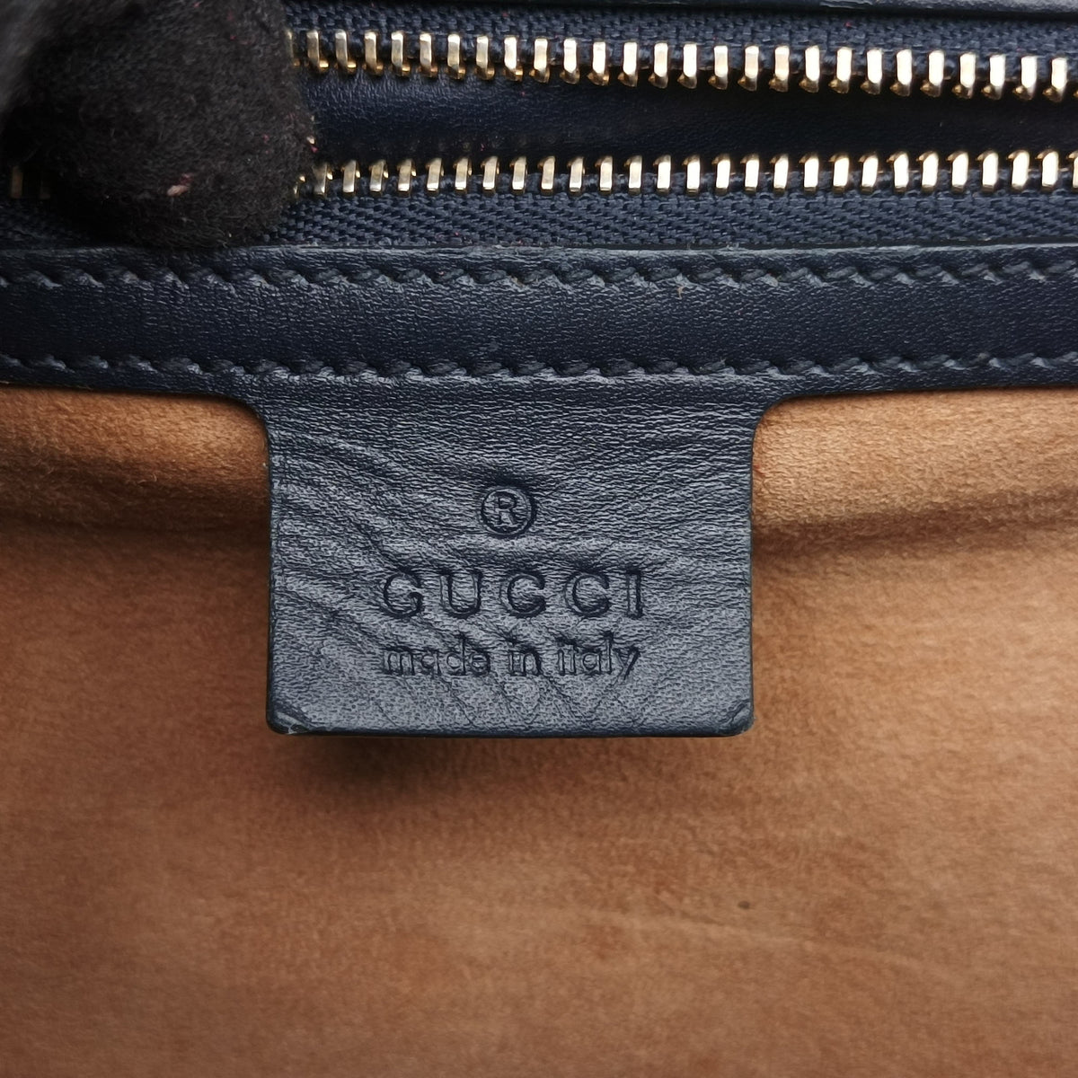 Pre-owned Gucci Sylvie Black Leather 431665 shoulderbag | stylenewstar