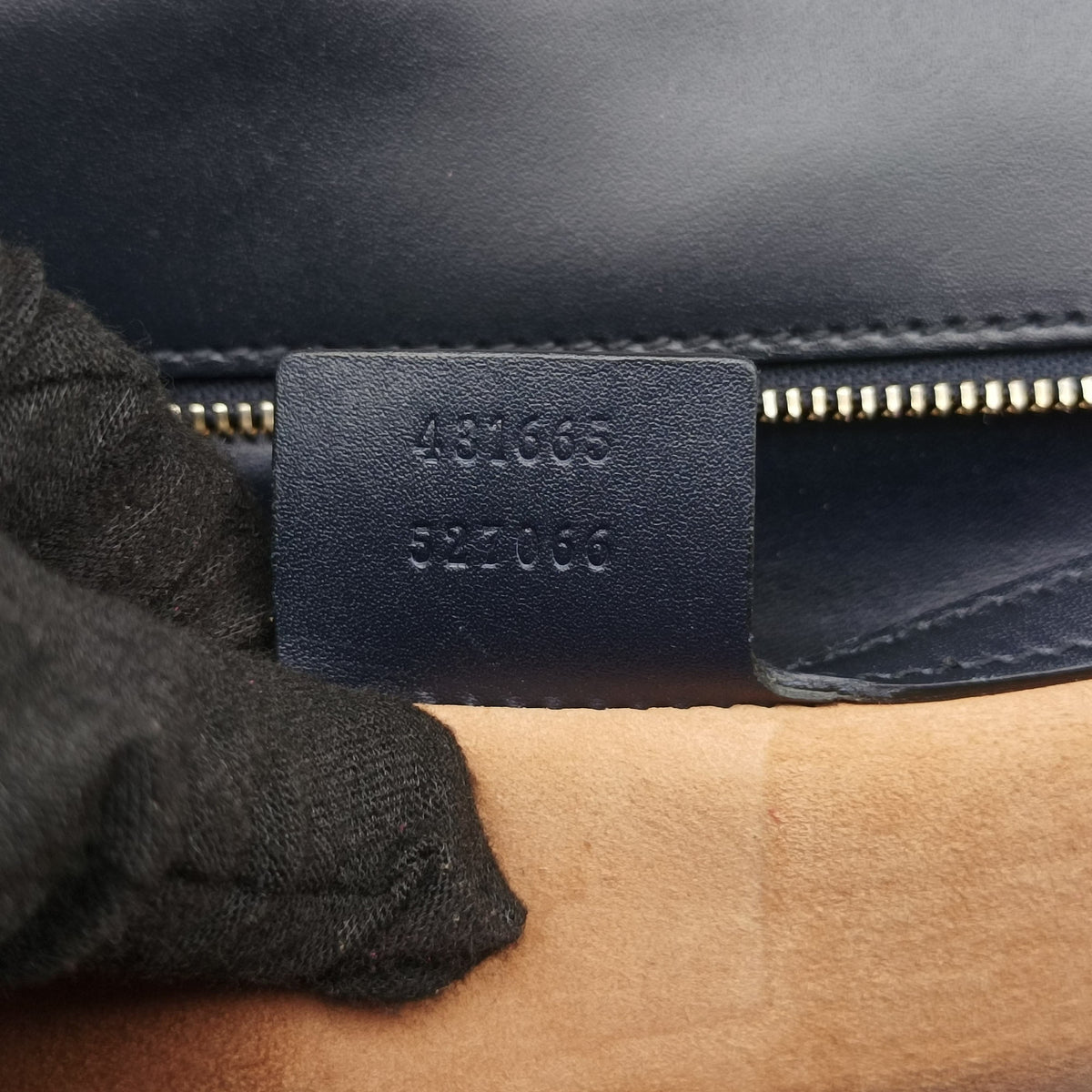 Pre-owned Gucci Sylvie Black Leather 431665 shoulderbag | stylenewstar