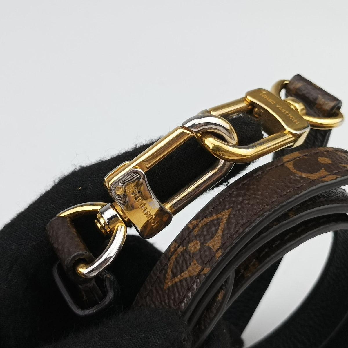 Secondhand Louis Vuitton MARIGNAN brown×black Monogram Canvas×calf leather M44259 shoulderbag | stylenewstar