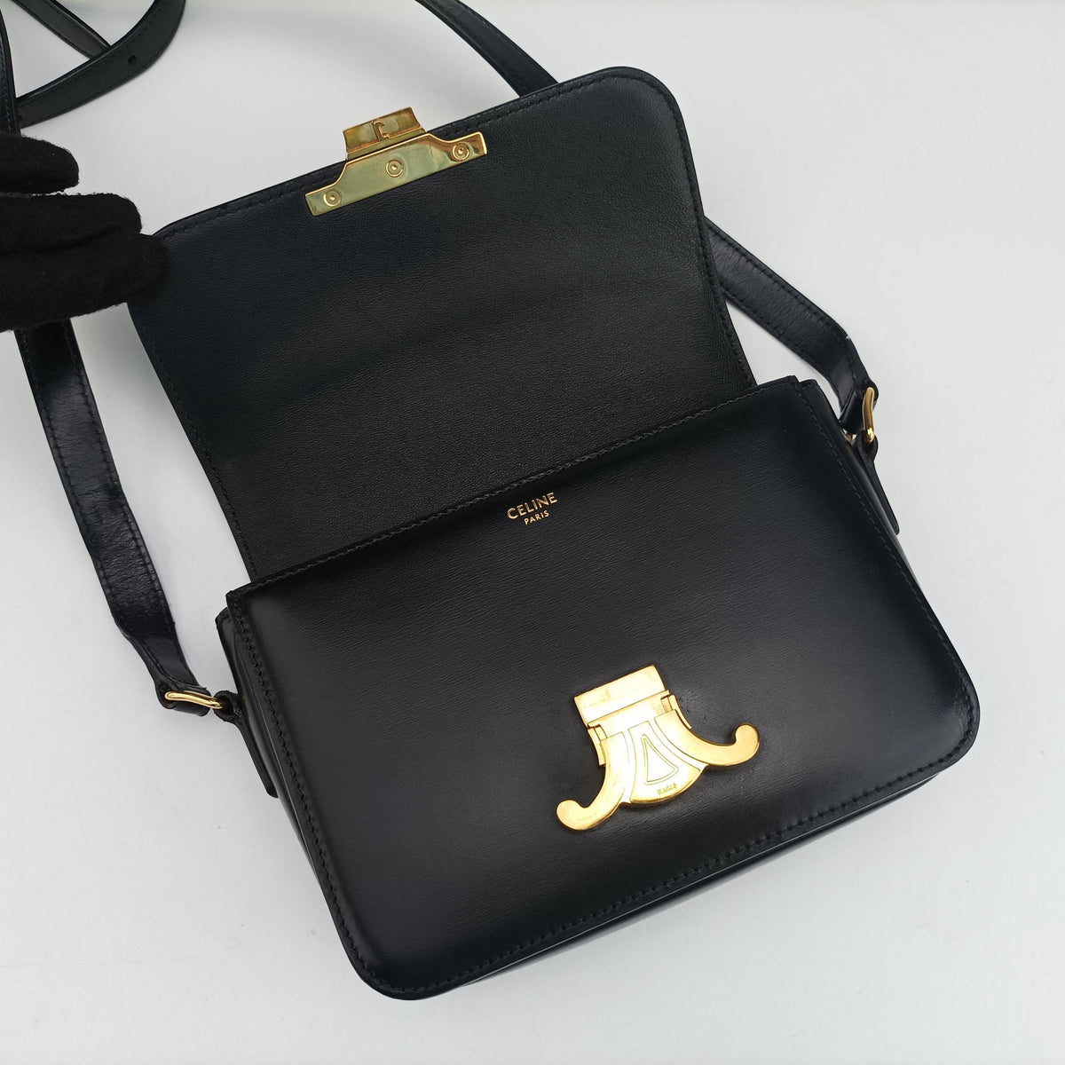 Secondhand Celine Teen Triomphe Black Leather  shoulderbag | stylenewstar