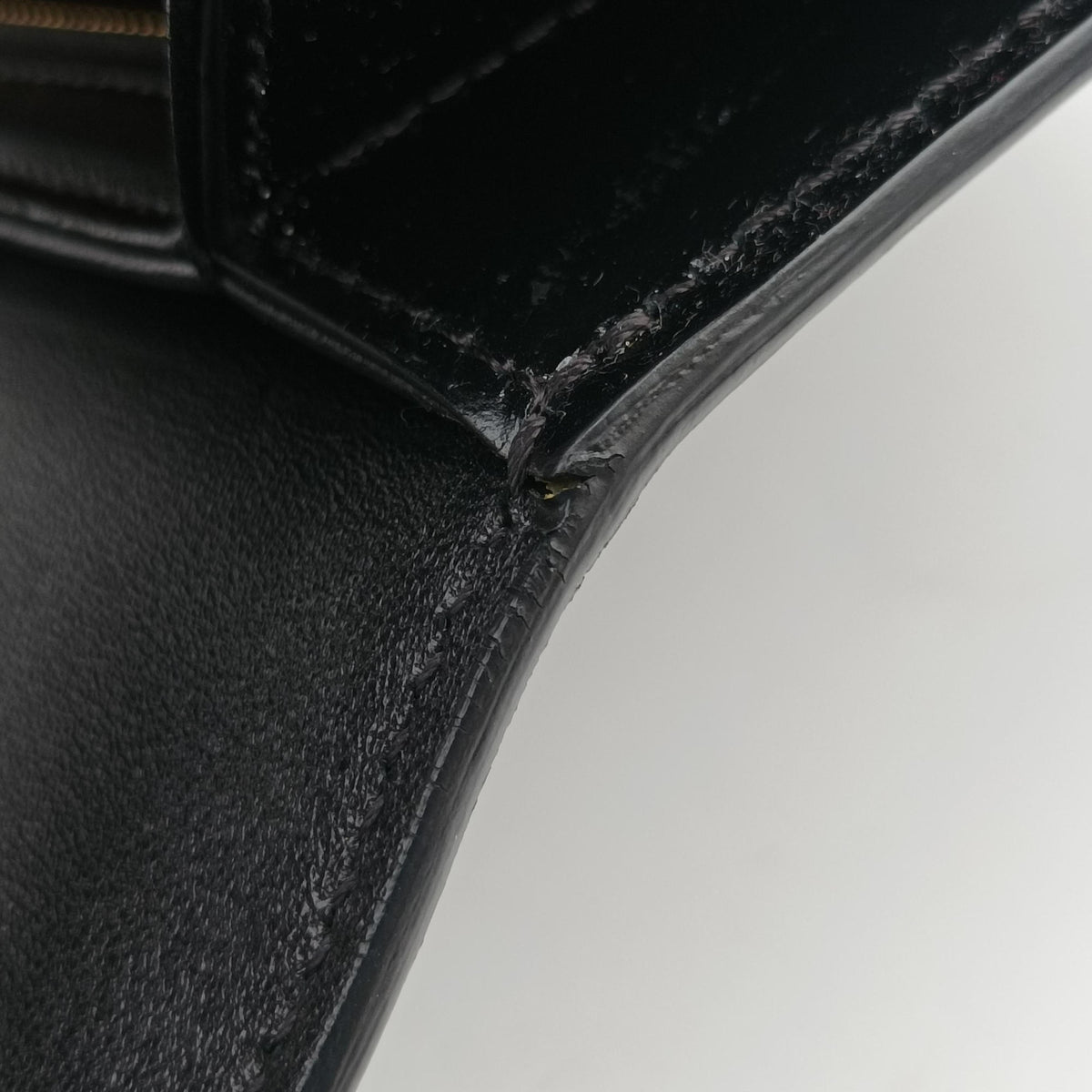 Secondhand Celine Teen Triomphe Black Leather  shoulderbag | stylenewstar