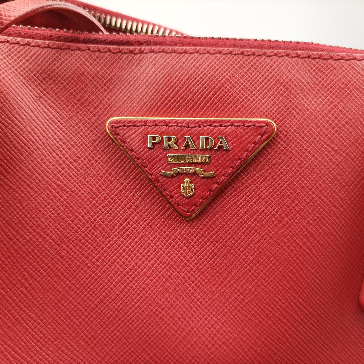 Pre-owned Prada Galleria Red SAFFIANO Leather BN1844 handbag | stylenewstar