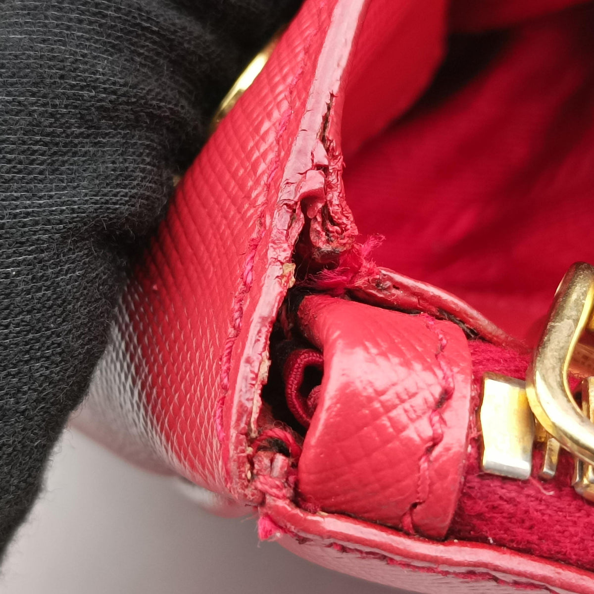 Pre-owned Prada Galleria Red SAFFIANO Leather BN1844 handbag | stylenewstar