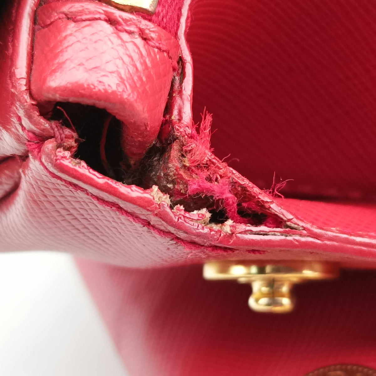 Pre-owned Prada Galleria Red SAFFIANO Leather BN1844 handbag | stylenewstar