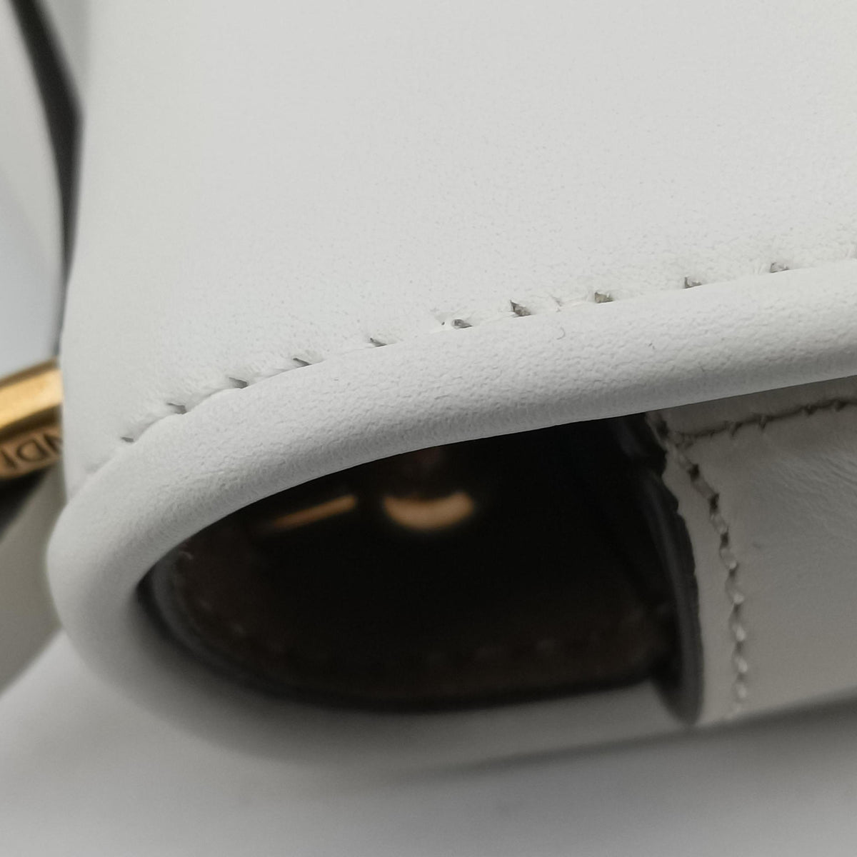 Vintage Fendi C'mon Nano White Leather 7AS219 shoulderbag | stylenewstar