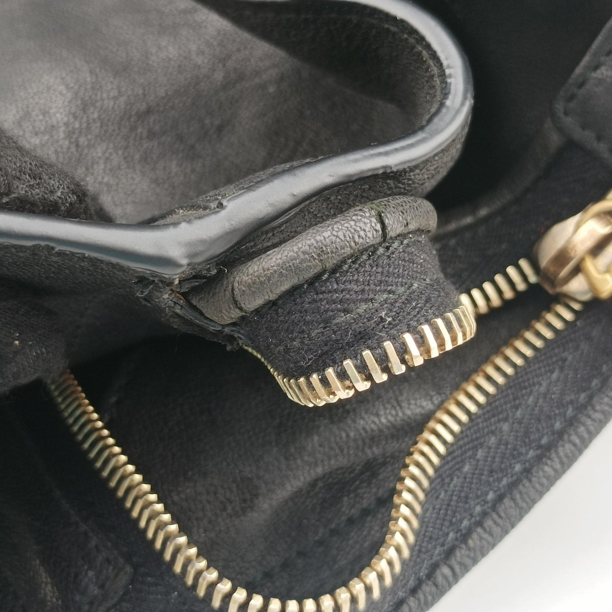 Vintage Yves Saint Laurent Cabas ChYc Black Leather 279079 handbag | stylenewstar
