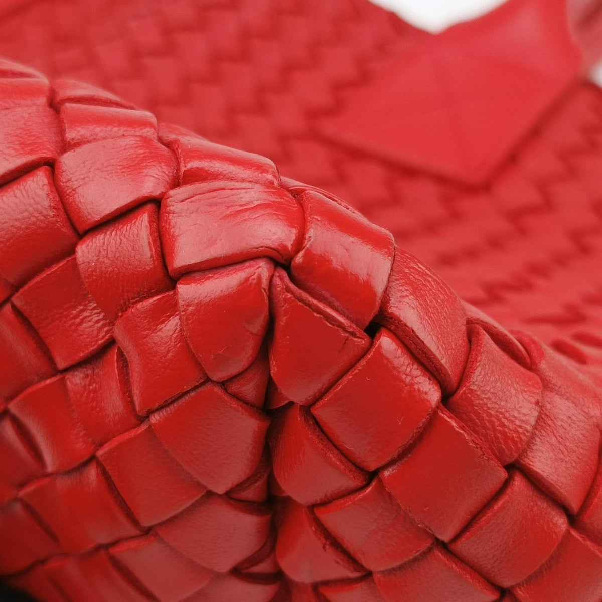 Pre-owned Bottega Veneta Cabat intrecciato Red lambskin  handbag | stylenewstar