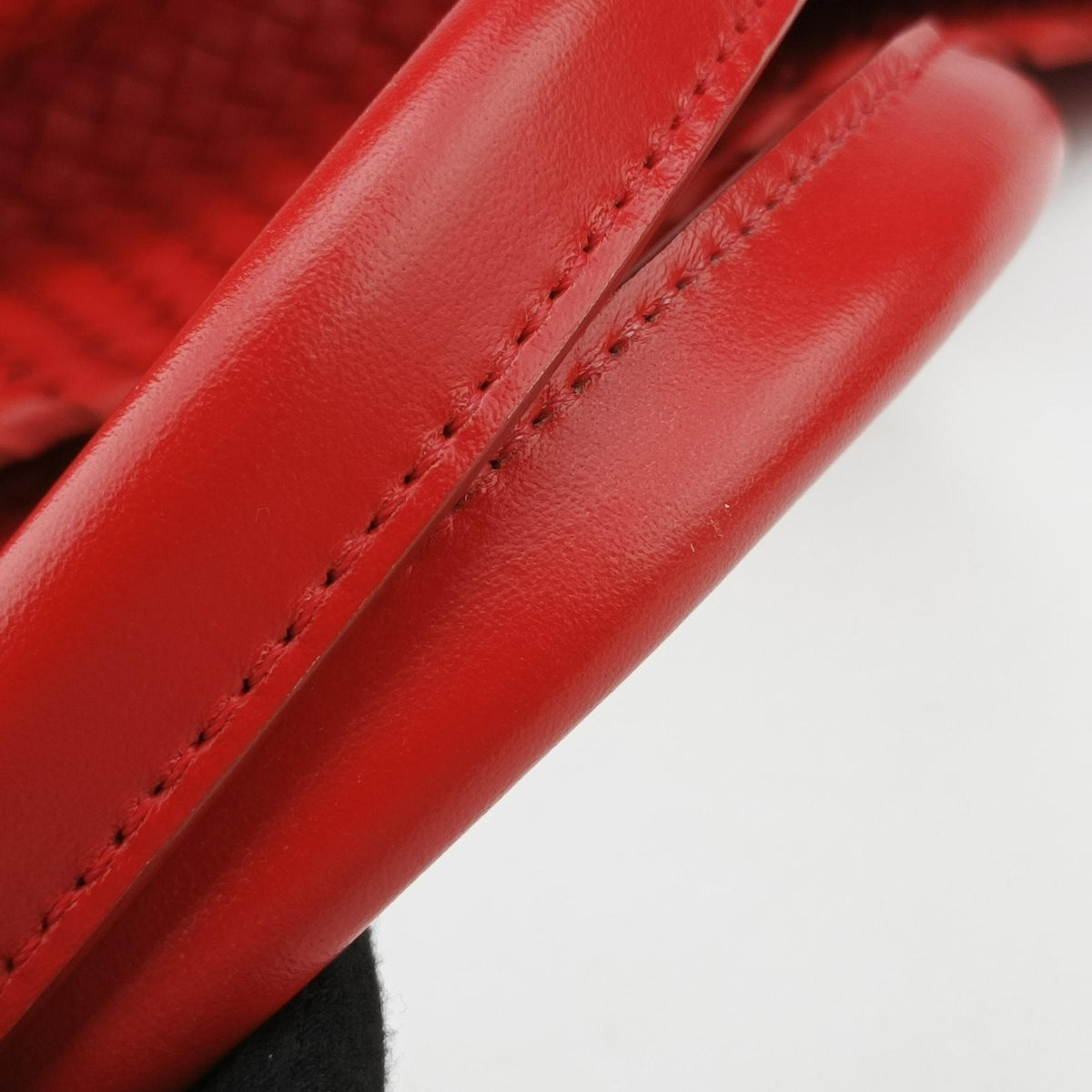 Pre-owned Bottega Veneta Cabat intrecciato Red lambskin  handbag | stylenewstar
