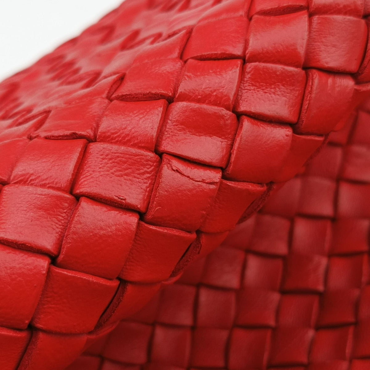 Pre-owned Bottega Veneta Cabat intrecciato Red lambskin  handbag | stylenewstar