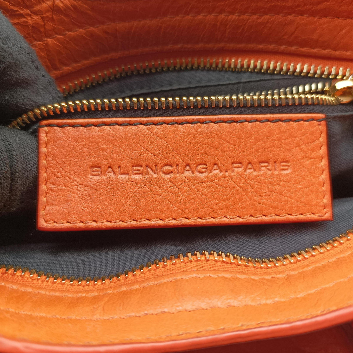 Pre-owned Balenciaga Classic City Orange lambskin  shoulderbag | stylenewstar