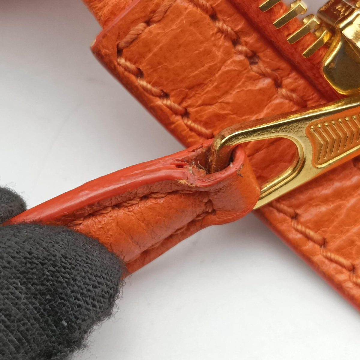 Pre-owned Balenciaga Classic City Orange lambskin  shoulderbag | stylenewstar