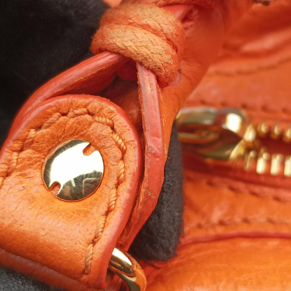 Pre-owned Balenciaga Classic City Orange lambskin  shoulderbag | stylenewstar