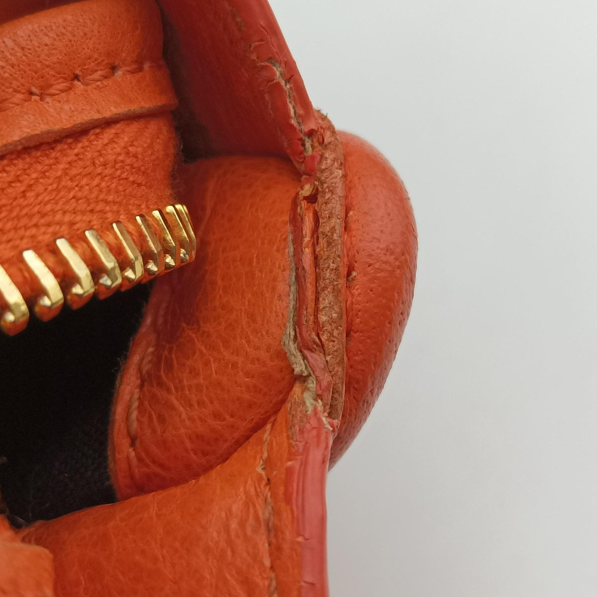 Pre-owned Balenciaga Classic City Orange lambskin  shoulderbag | stylenewstar