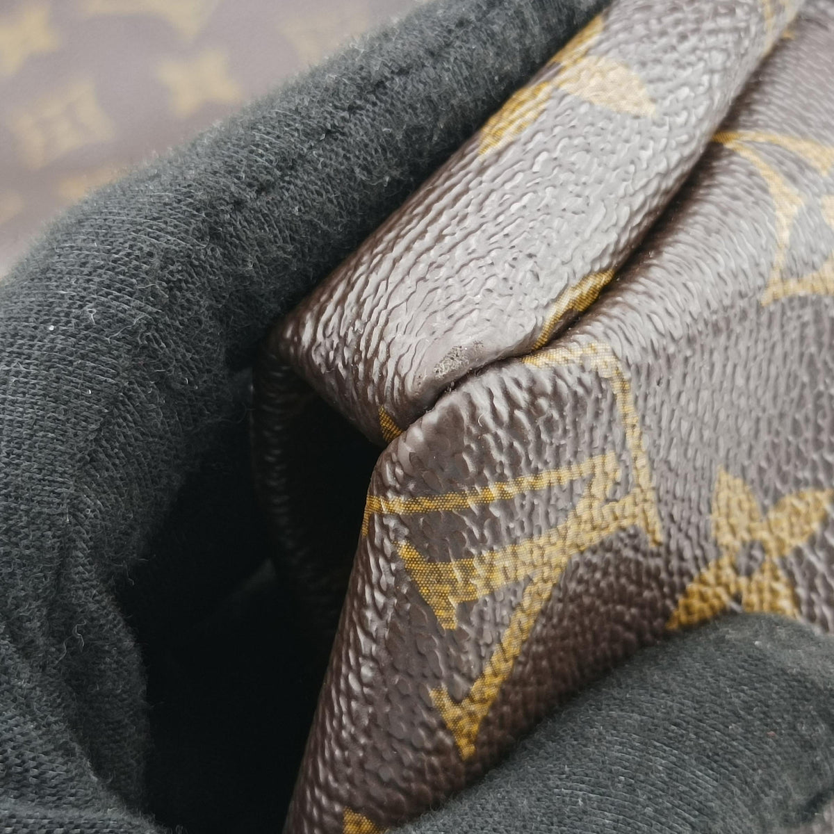 Pre-owned Louis Vuitton ARTSY MM Brown Monogram Canvas M40249 handbag | stylenewstar