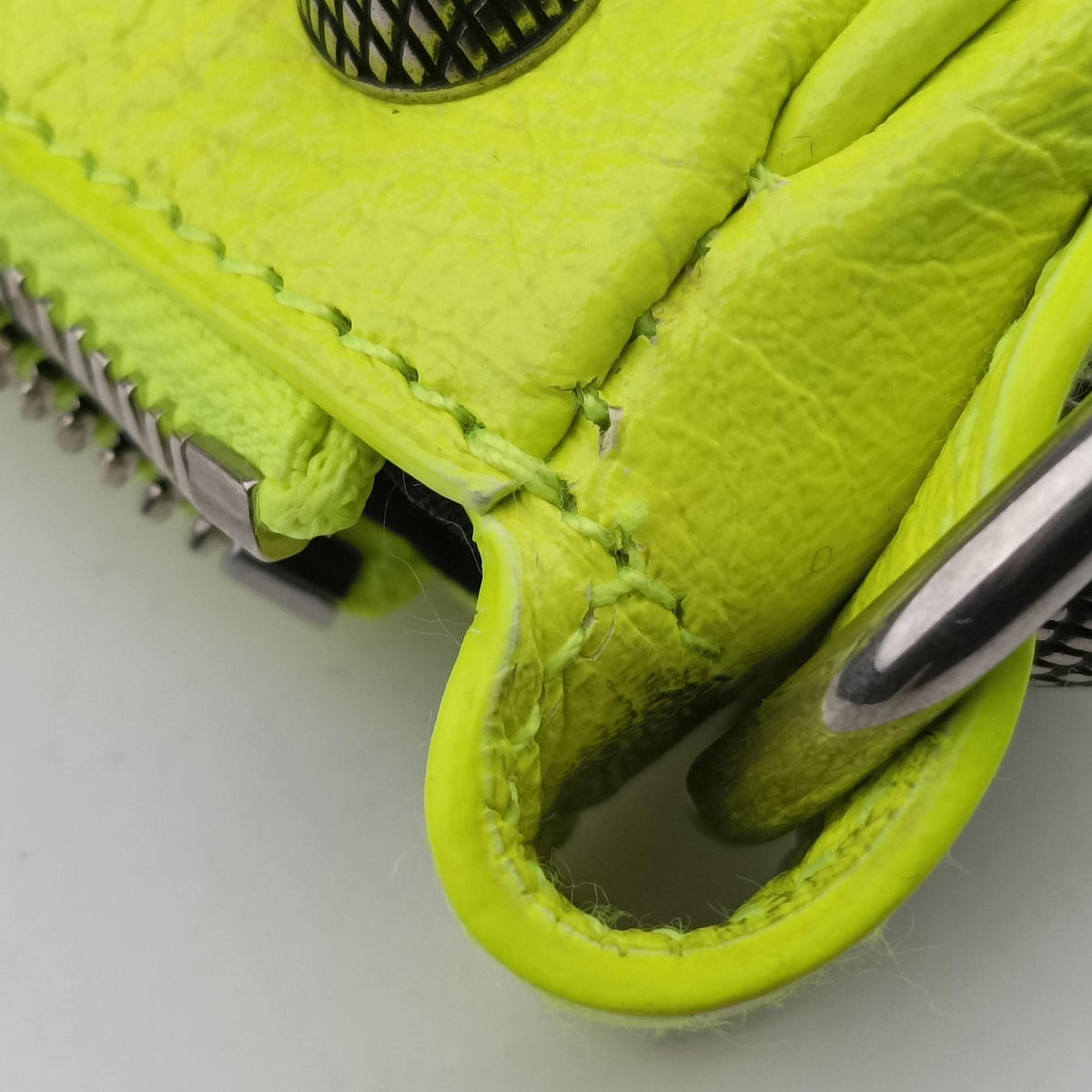 Pre-owned Balenciaga Le Cagole GreenYellow lambskin  shoulderbag | stylenewstar