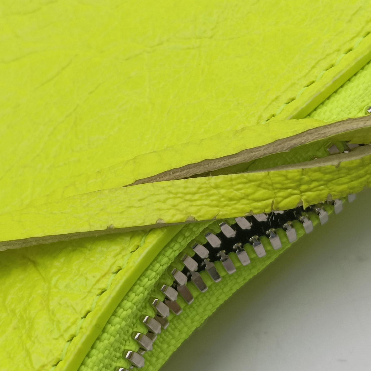 Pre-owned Balenciaga Le Cagole GreenYellow lambskin  shoulderbag | stylenewstar