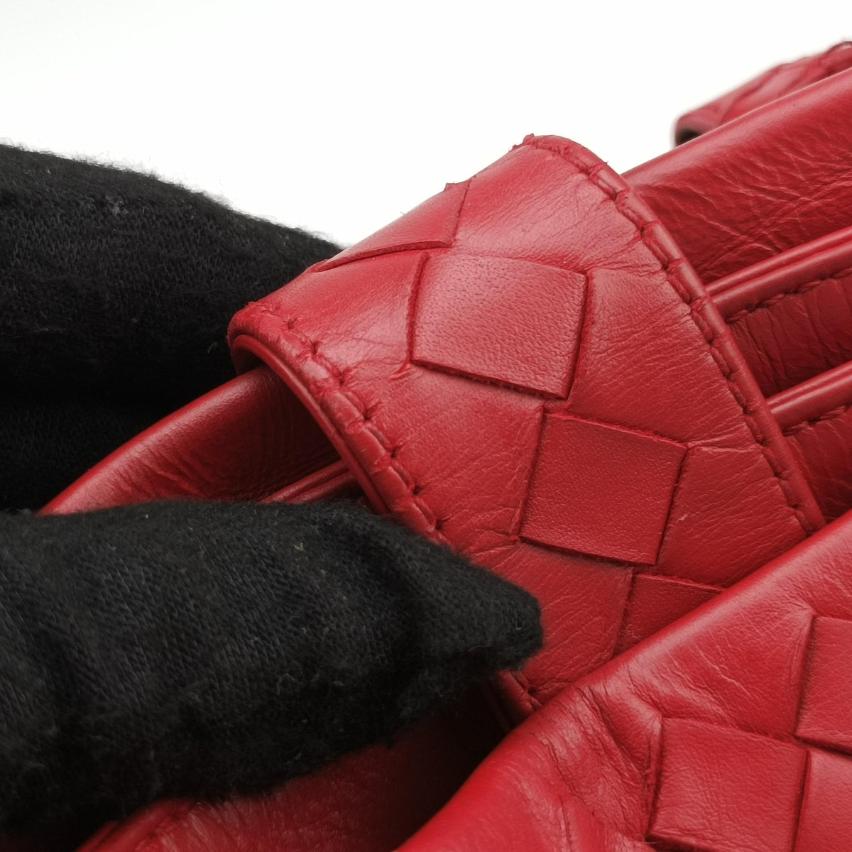 Pre-owned Bottega Veneta Roma Intrecciato Red lambskin  shoulderbag | stylenewstar