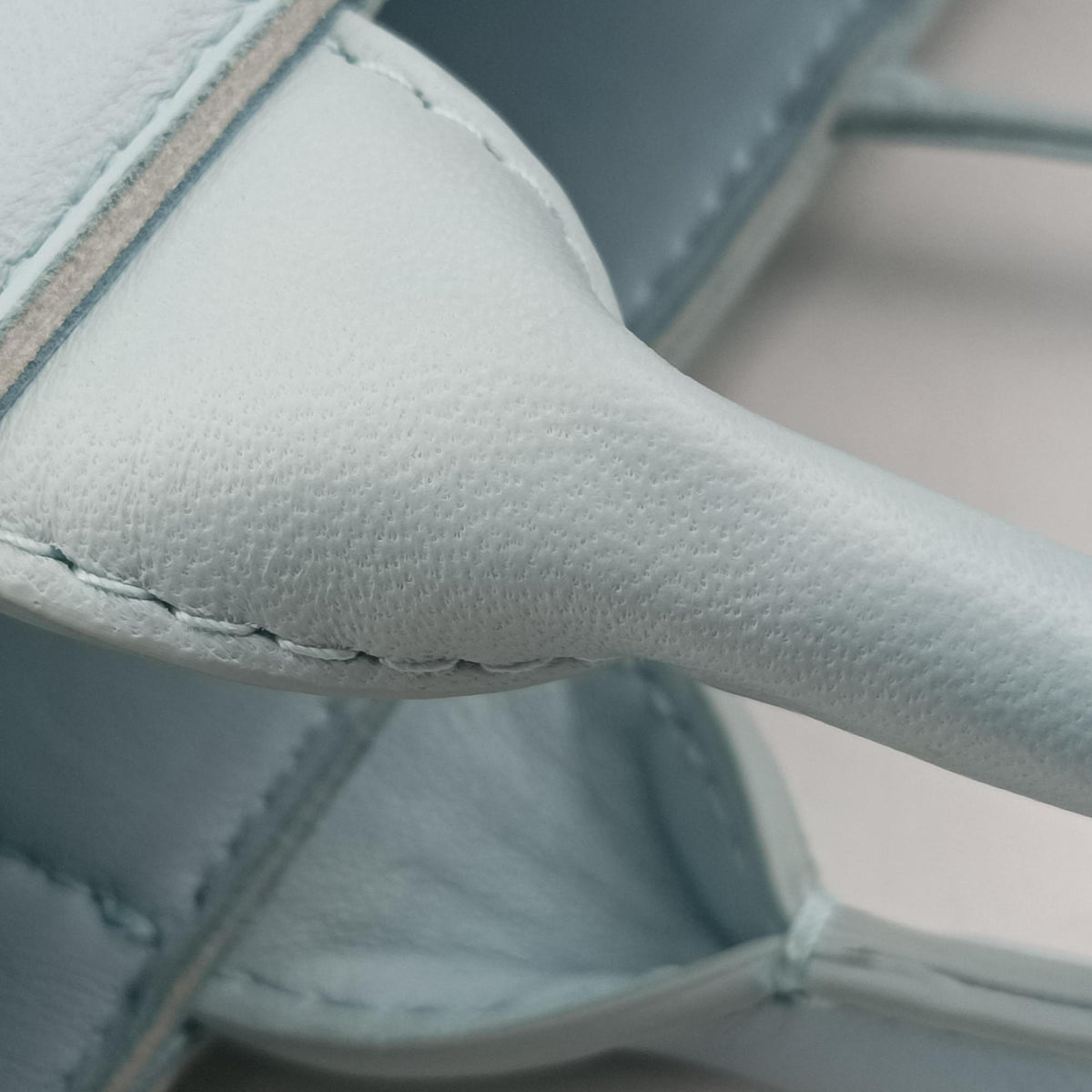 Secondhand Bottega Veneta THE ARCO Tote Blue lambskin  shoulderbag | stylenewstar