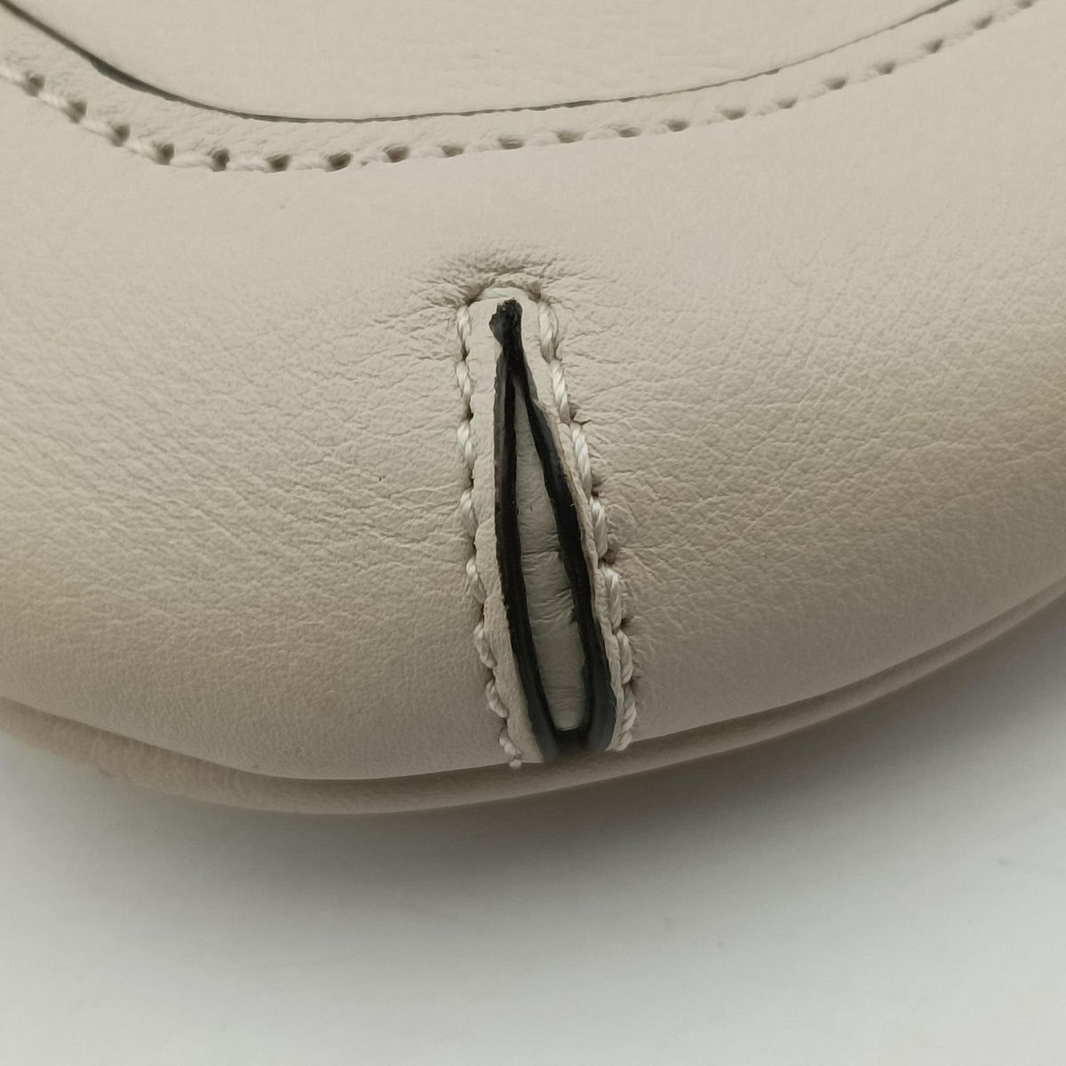 Pre-owned Gucci Blondie Chain White Leather 699268 shoulderbag | stylenewstar