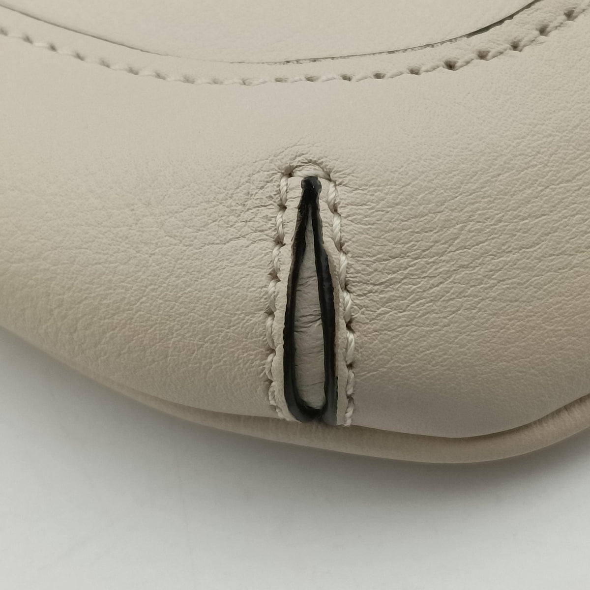 Pre-owned Gucci Blondie Chain White Leather 699268 shoulderbag | stylenewstar