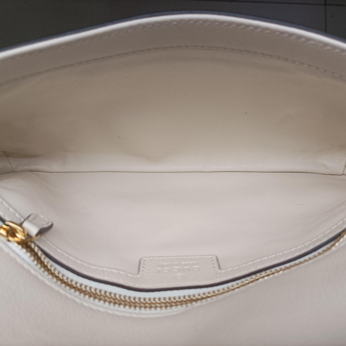 Pre-owned Gucci Blondie Chain White Leather 699268 shoulderbag | stylenewstar