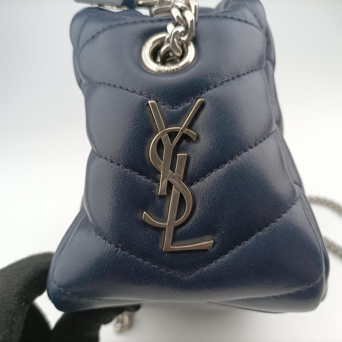 Secondhand Yves Saint Laurent LOULOU Navy Leather 454317 shoulderbag | stylenewstar
