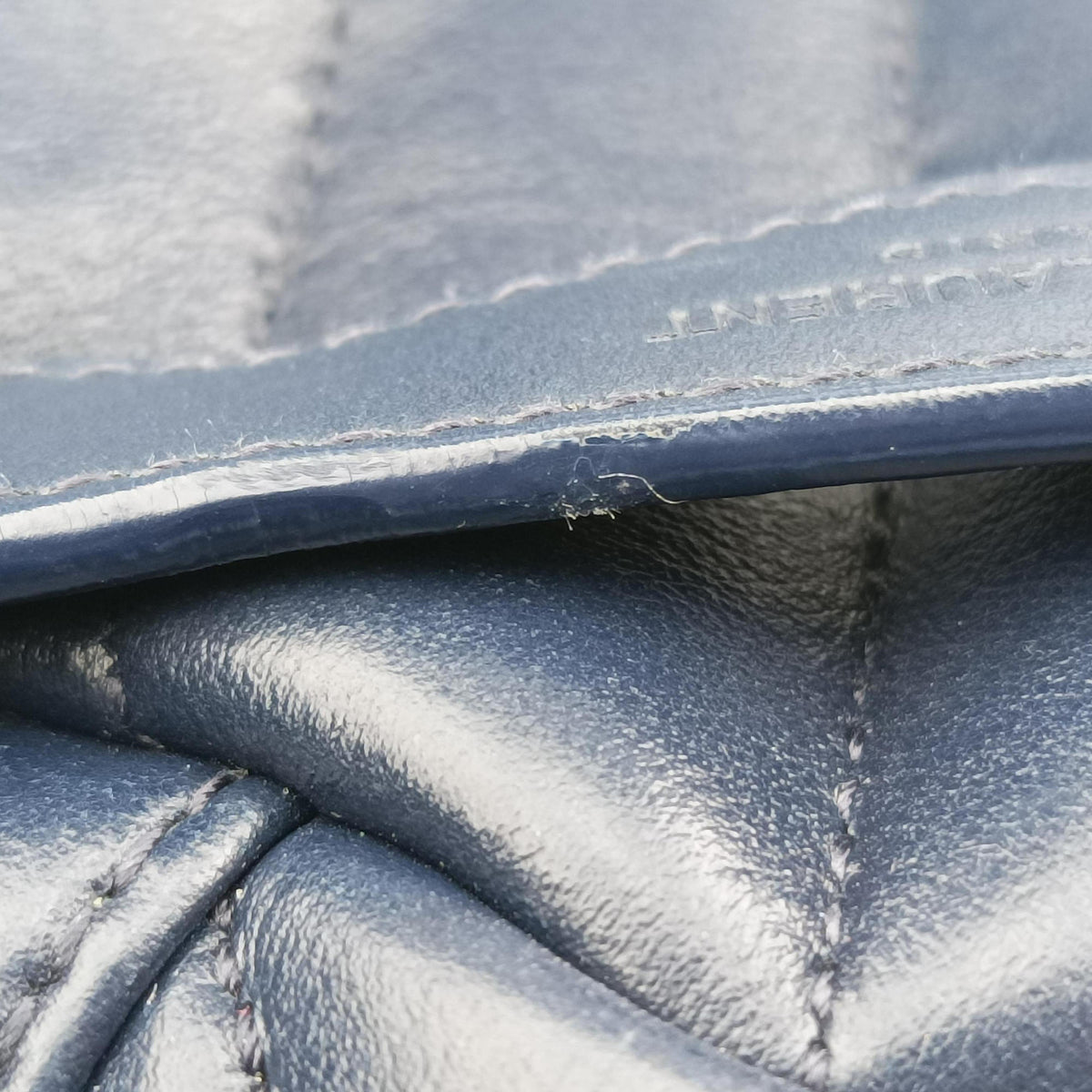 Secondhand Yves Saint Laurent LOULOU Navy Leather 454317 shoulderbag | stylenewstar
