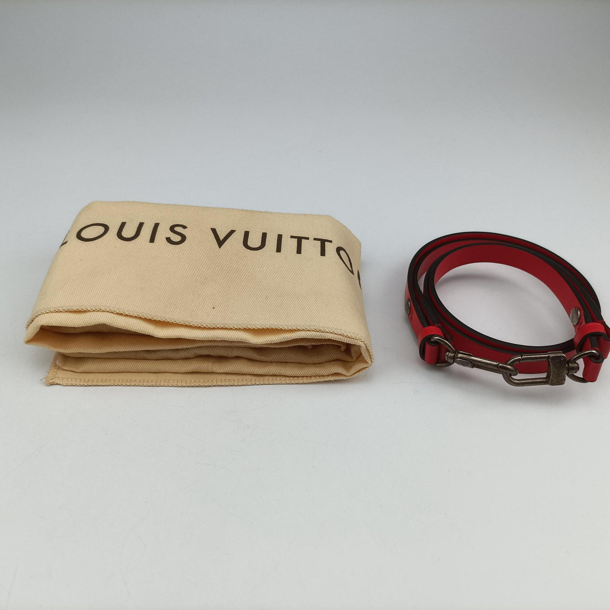 Secondhand Louis Vuitton NeoNoe INDIGO×Red Epi M54367 shoulderbag | stylenewstar