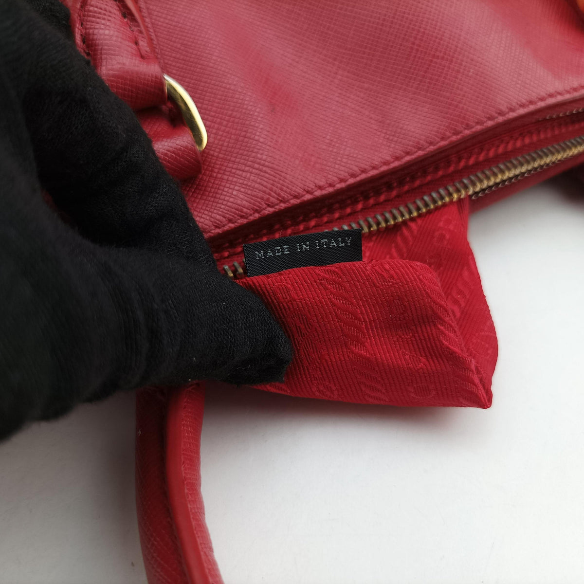 Pre-owned Prada Galleria Red SAFFIANO Leather BN1786 handbag | stylenewstar