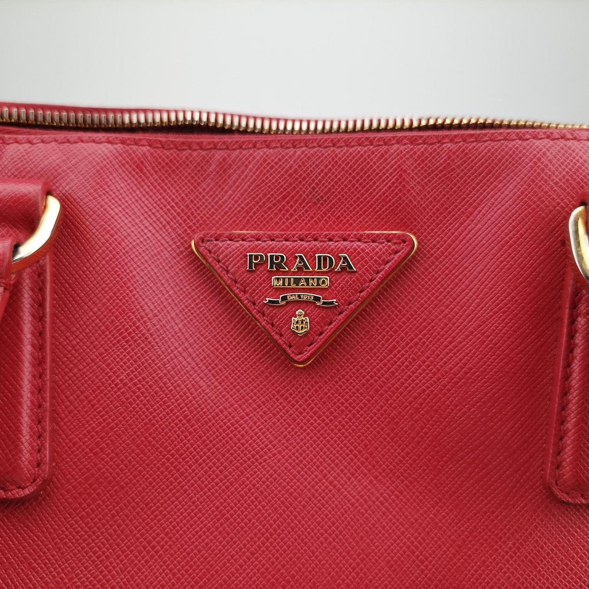 Pre-owned Prada Galleria Red SAFFIANO Leather BN1786 handbag | stylenewstar