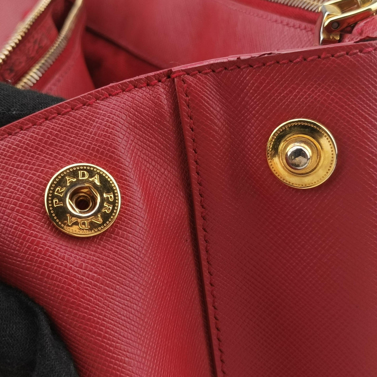 Pre-owned Prada Galleria Red SAFFIANO Leather BN1786 handbag | stylenewstar